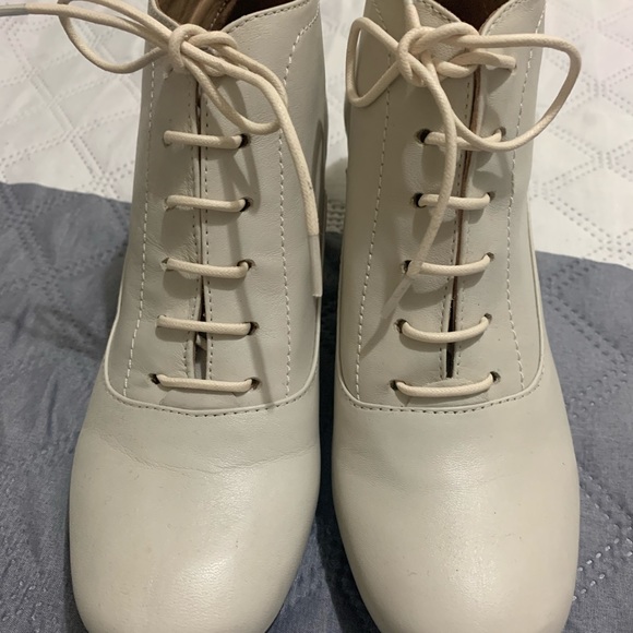 Array bone color kitten heel lace up bootie - Picture 4 of 5